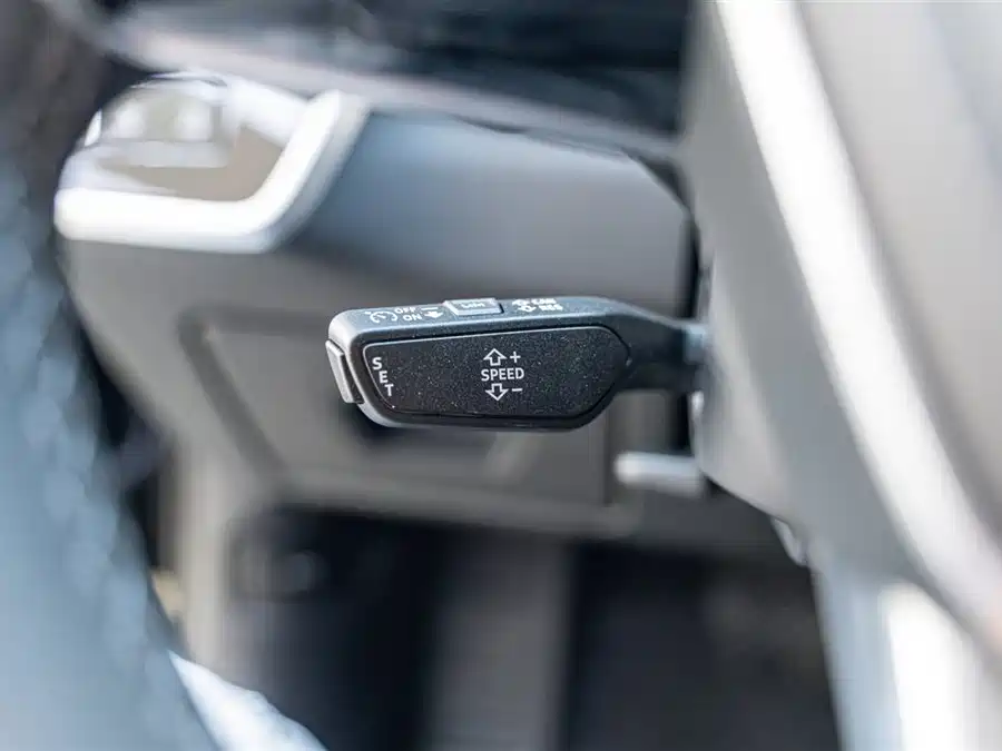 900x675_0_q87_c42_autohomecar__ChxpWGkn_TSASnYAAADrgSNpYeU095.jpg.webp Used Audi A6L 2024 45 TFSI Premium Dynamic Model