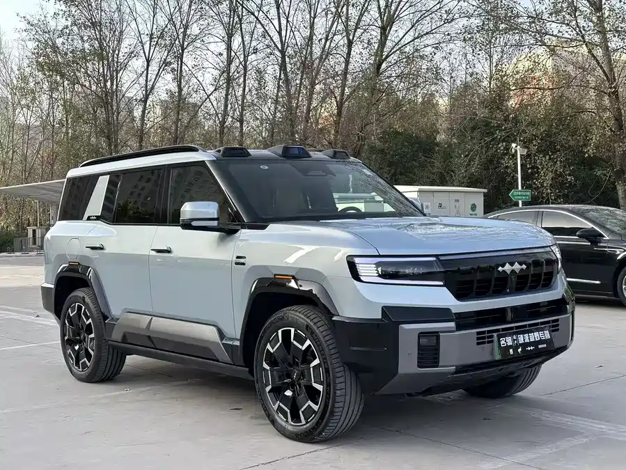 900x675_0_q87_c42_autohomecar__ChxpWGknqz6ASOhHAAeRdp1tJ94242.jpg.webp Used BYD Leopard 8 2025 Zhiyong Deluxe Edition 7 seats