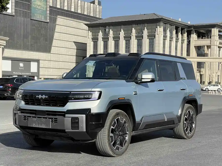 900x675_0_q87_c42_autohomecar__ChxpWGknwr-AclJrAAfRyPfxgK4071.jpg.webp Used BYD Leopard 8 2025 Zhiyong flagship version 7 seats