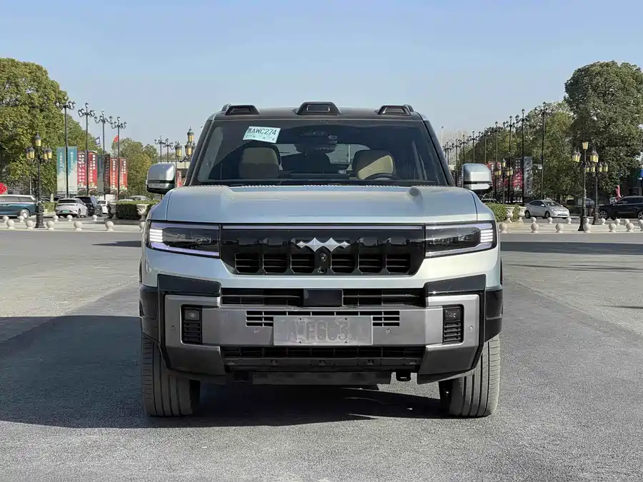 900x675_0_q87_c42_autohomecar__ChxpWGknwsGASe8OAAg7ps946cA654.jpg.webp Used BYD Leopard 8 2025 Zhiyong flagship version 7 seats