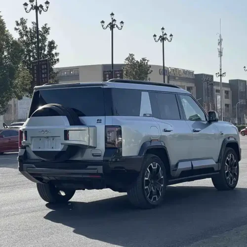 900x675_0_q87_c42_autohomecar__ChxpWGknwsKAJlCUAAdbe-8z8Kc018.jpg.webp Used BYD Leopard 8 2025 Zhiyong flagship version 7 seats