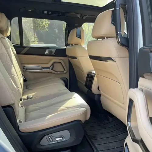 900x675_0_q87_c42_autohomecar__ChxpWGknwsqAaszVAAUD1GbJGAc762.jpg.webp Used BYD Leopard 8 2025 Zhiyong flagship version 7 seats