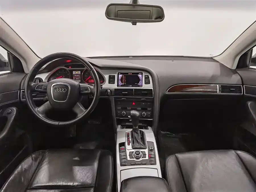 900x675_0_q87_c42_autohomecar__ChxpWGkoFW6AZKvLAAF7Ks7CSG0440.jpg.webp Used Audi A6L 2011 2.0 TFSI automatic standard