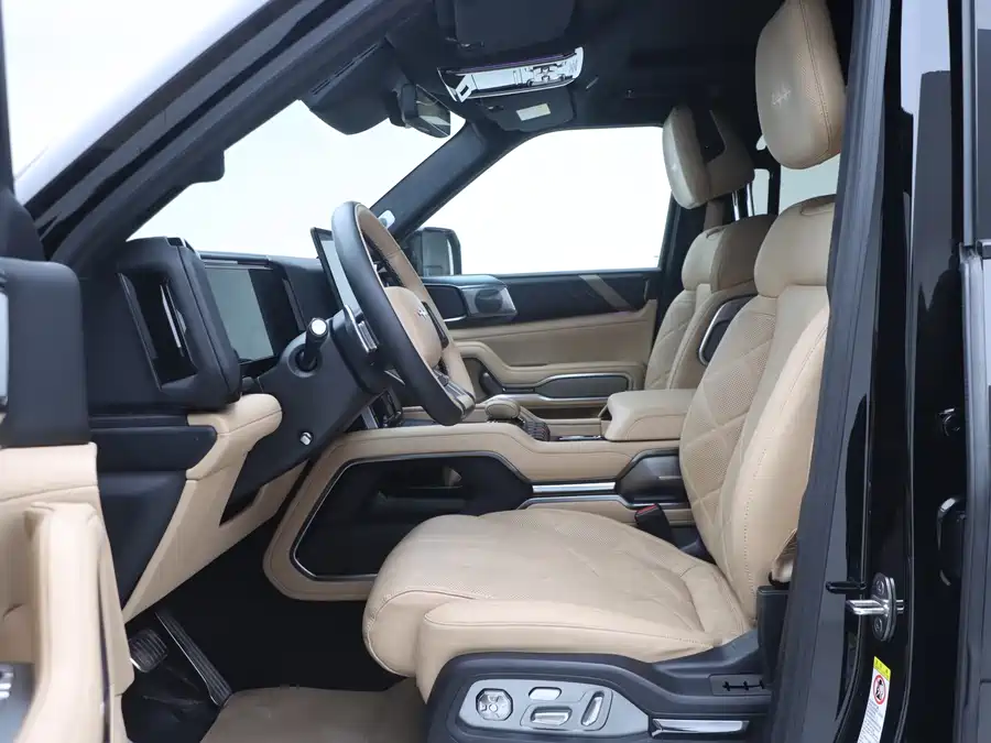 900x675_0_q87_c42_autohomecar__ChxpWGkpFWiAXH9SAAdC4yIxCSE764.jpg.webp Used BYD Leopard 8 2025 Zhiyong flagship version 7 seats