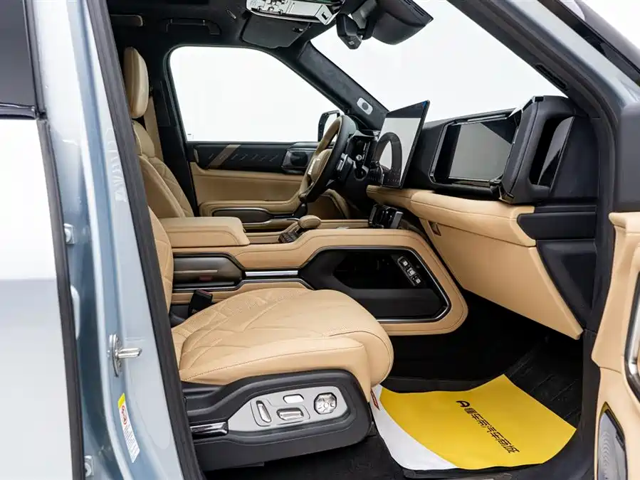 900x675_0_q87_c42_autohomecar__ChxpWGkqtSyAPT5zAAGrN_c8LvQ427.jpg.webp Used BYD Leopard 8 2025 Zhiyong flagship version 7 seats