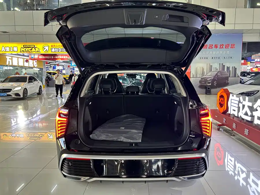 900x675_0_q87_c42_autohomecar__ChxpWGkrui2AGZ2hAAso0QPT-Gw049.jpg.webp Used Hongqi HS3 PHEV 2024 115km Jinwei Edition