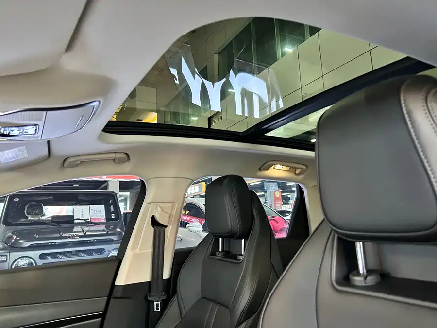 900x675_0_q87_c42_autohomecar__ChxpWGkruimAGkC7AAhl8v9fxhs511.jpg.webp Used Hongqi HS3 PHEV 2024 115km Jinwei Edition