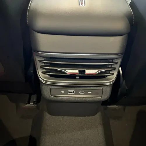 900x675_0_q87_c42_autohomecar__ChxpWGkruiuAaefZAAaXkCKgM9I371.jpg.webp Used Hongqi HS3 PHEV 2024 115km Jinwei Edition