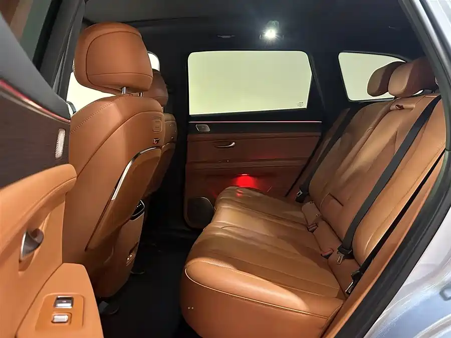 900x675_0_q87_c42_autohomecar__ChxpWGktDoiAaWzeAAFl8-WiGdM013.jpg.webp Used HUAWEI AITO M7 2024 1.5T Intelligent Driving Four-wheel Drive Pro Version 5 Seats