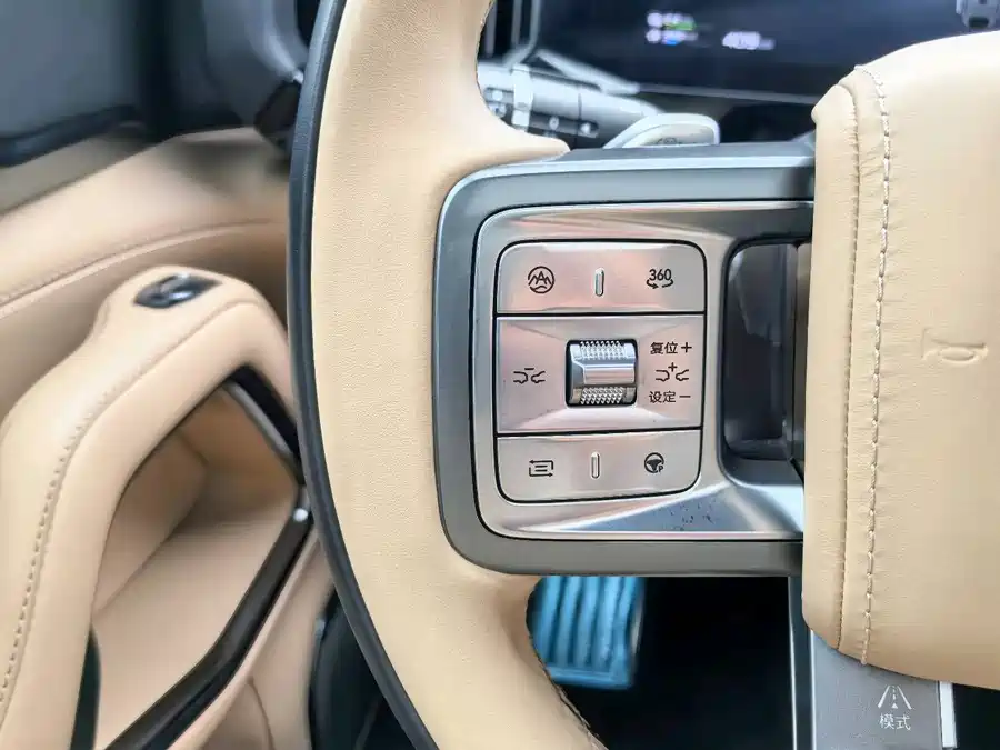 900x675_0_q87_c42_autohomecar__ChxpWGkv2j6AIKPHAAJb2eXmPLw032.jpg.webp Used BYD Leopard 8 2025 Zhiyong flagship version 7 seats