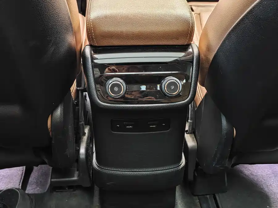 900x675_0_q87_c42_autohomecar__ChxpWGkxVd2ANumCAAVDQBY9WcA875.jpg.webp Used NIO ES8 2018 model 355KM base version six-seater version