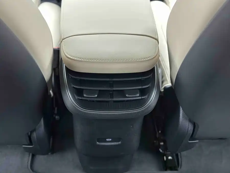 900x675_0_q87_c42_autohomecar__ChxpWGlBEm2AU5DyAASLEFNODyk651.jpg.webp Used NIO ET5T 2024 model 75kWh Touring