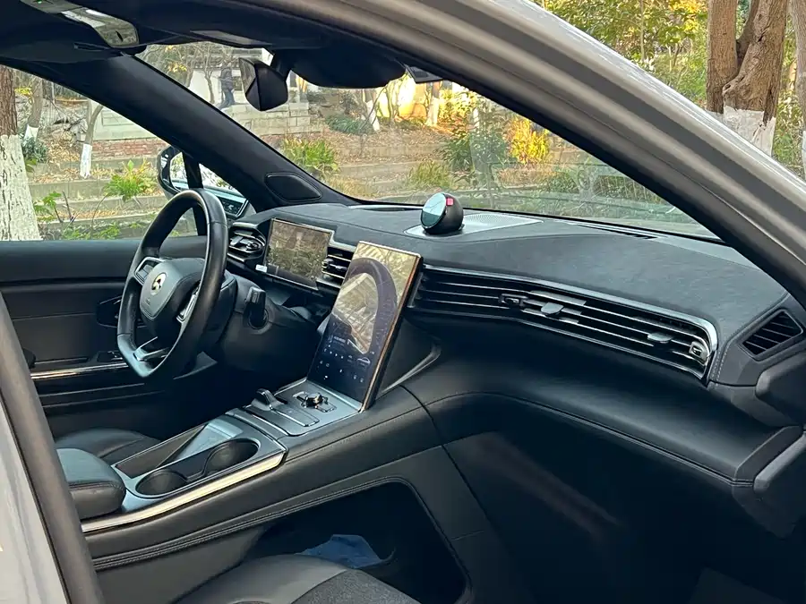 900x675_0_q87_c42_autohomecar__ChxpWGlBdO2AOVXHAAm4WzmcFjY975.jpg.webp Used NIO EC6 2022 100kWh sports version