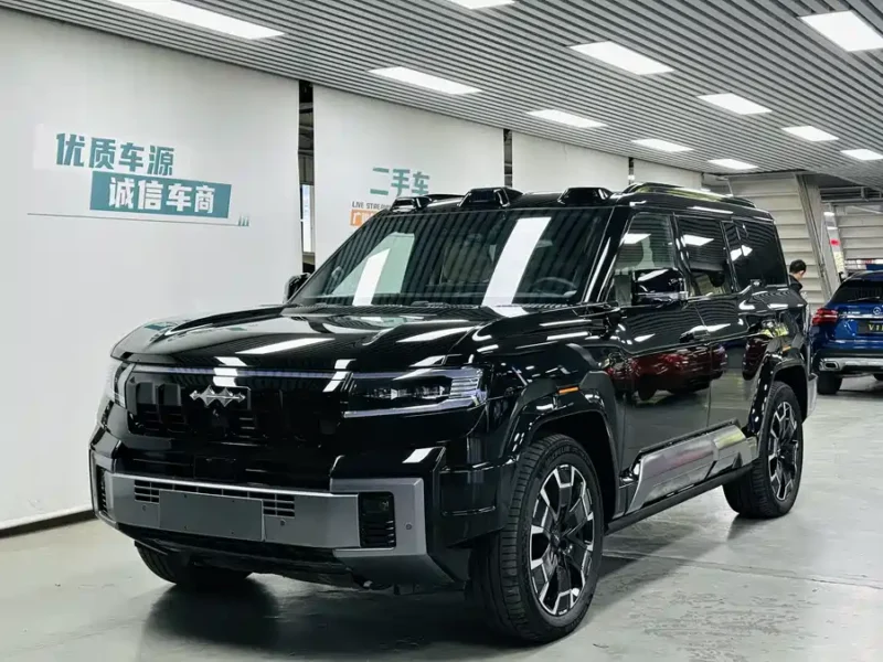 900x675_0_q87_c42_autohomecar__ChxpWGlCLBuAcblEAAcC7gGkTXk957.jpg.webp Used BYD Leopard 8 2025 Zhiyong flagship version 7 seats