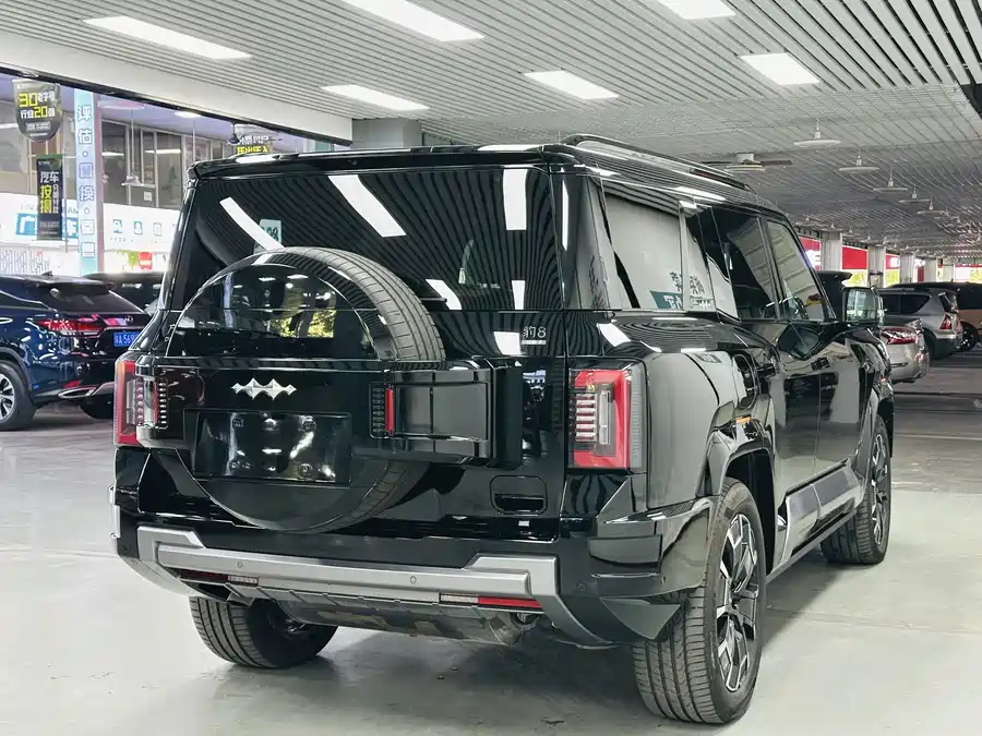 900x675_0_q87_c42_autohomecar__ChxpWGlCLCOAboOVAAdU6YYB_EU990.jpg.webp Used BYD Leopard 8 2025 Zhiyong flagship version 7 seats