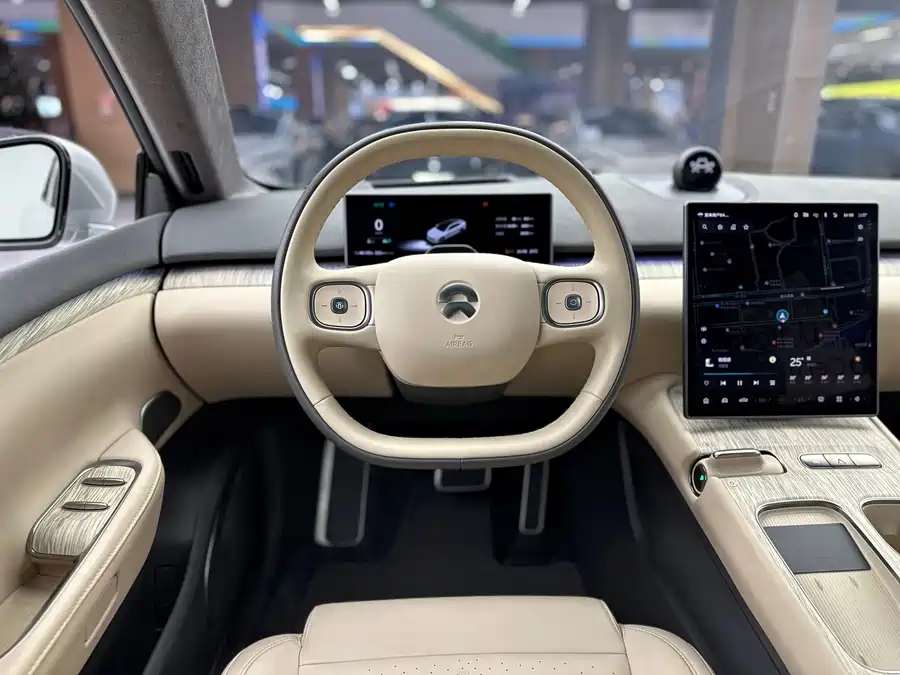 900x675_0_q87_c42_autohomecar__ChxpWGlCWteAdleAAAdrBp8sCW8098.jpg.webp Used NIO ET7 2024 75kWh Executive Edition