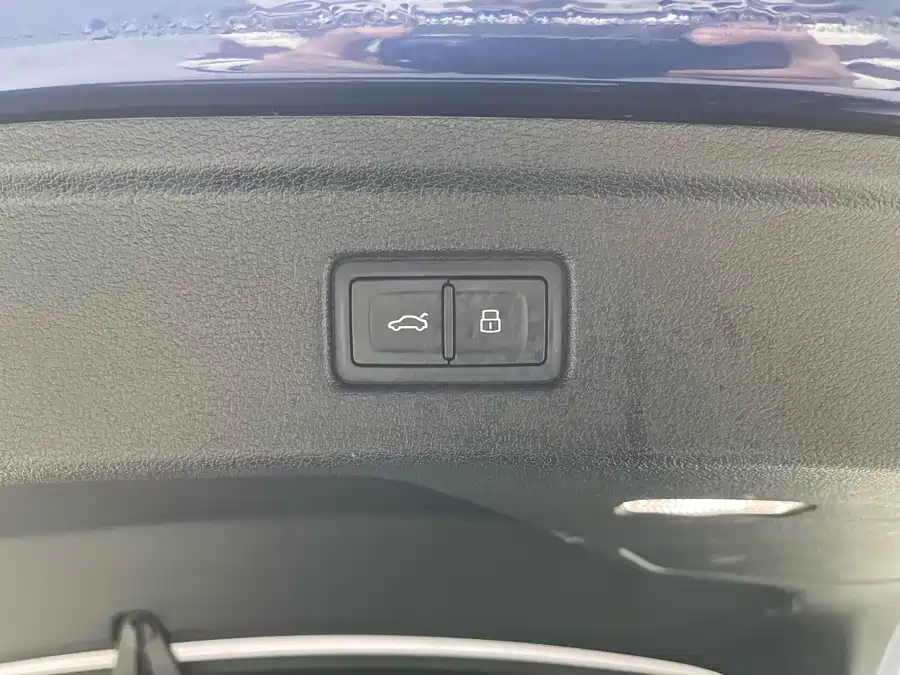 900x675_0_q87_c42_autohomecar__ChxpWGlDXm6AY8VsAAkgh1bHB4s042.jpg.webp Used Audi A5 (imported) 2019 Sportback 45 TFSI quattro sporty