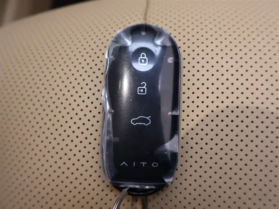 900x675_0_q87_c42_autohomecar__ChxpWGlDYOKAX6qPAAGBwEzZAiE959.jpg.webp Used HUAWEI AITO M7 2024 1.5T Smart Driving Rear Drive Pro Version 5 Seats