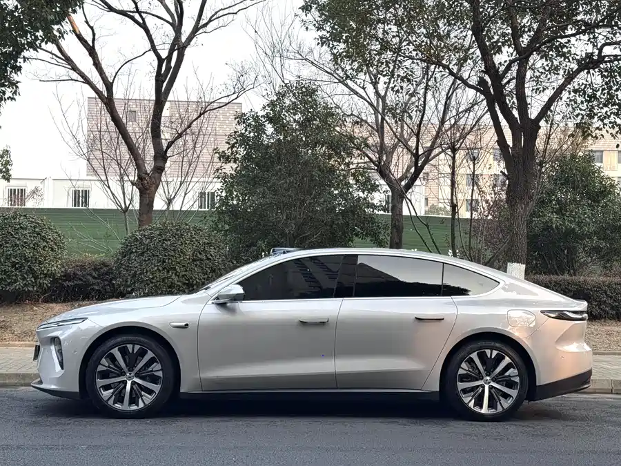 900x675_0_q87_c42_autohomecar__ChxpWGlDZBeAen4jAAsGDZaUKWU240.jpg.webp Used NIO ET7 2023 100kWh Signature Edition