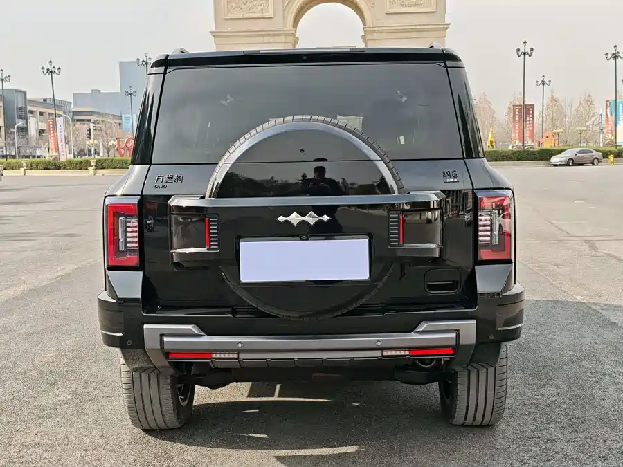 900x675_0_q87_c42_autohomecar__ChxpWGlDZbOAQXntAAe7EEDMPs8590.jpg.webp Used BYD Leopard 8 2025 Zhiyong flagship version 7 seats