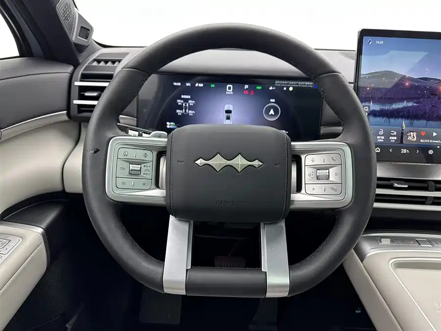 900x675_0_q87_c42_autohomecar__ChxpWGlDr1KACI7SAAGY4_xUNfg806.jpg.webp Used BYD Leopard Titanium 7 2025 model 135KM two-wheel drive Pro version