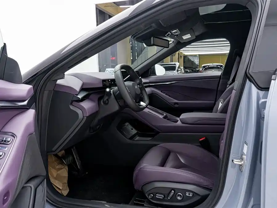 900x675_0_q87_c42_autohomecar__ChxpWGlE9SuAXZTjAAGF3JhjllM972.jpg.webp Used Xpeng P7 2025 702 Long Battery Life Ultra