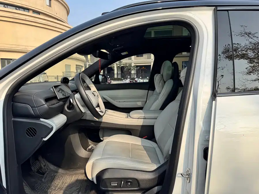 900x675_0_q87_c42_autohomecar__ChxpWGlEFZWAQtKmAAjeb8J7coE726.jpg.webp Used NIO ES6 2024 model 75kWh