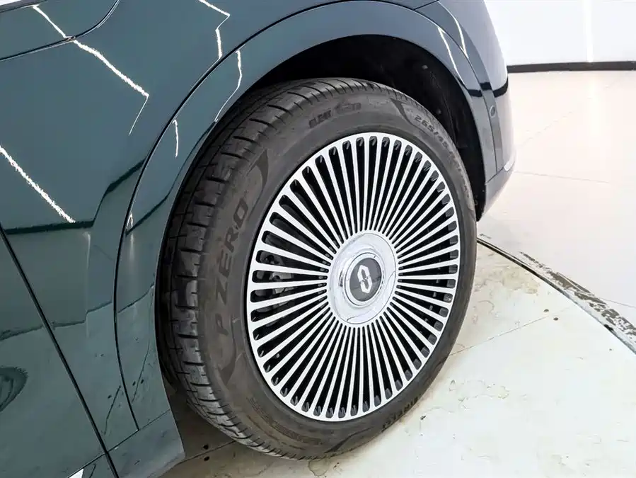 900x675_0_q87_c42_autohomecar__ChxpWGlEyo2AU-NEAAHHP9IqjcY195.jpg.webp Used AITO M9 2024 extended range Ultra version 52kWh 5-seater version