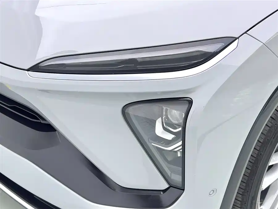 900x675_0_q87_c42_autohomecar__ChxpWGlFC0qABHAxAAE2mL2gLTE223.jpg.webp Used NIO EC6 2020 430KM Sports Edition