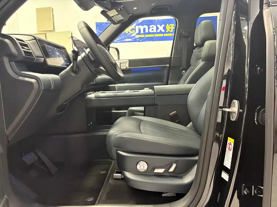 900x675_0_q87_c42_autohomecar__ChxpWGlFCVCAHwhLAAgeIpITq0o207.jpg.webp Used BYD Leopard Titanium 7 2025 190KM four-wheel drive Ultra version