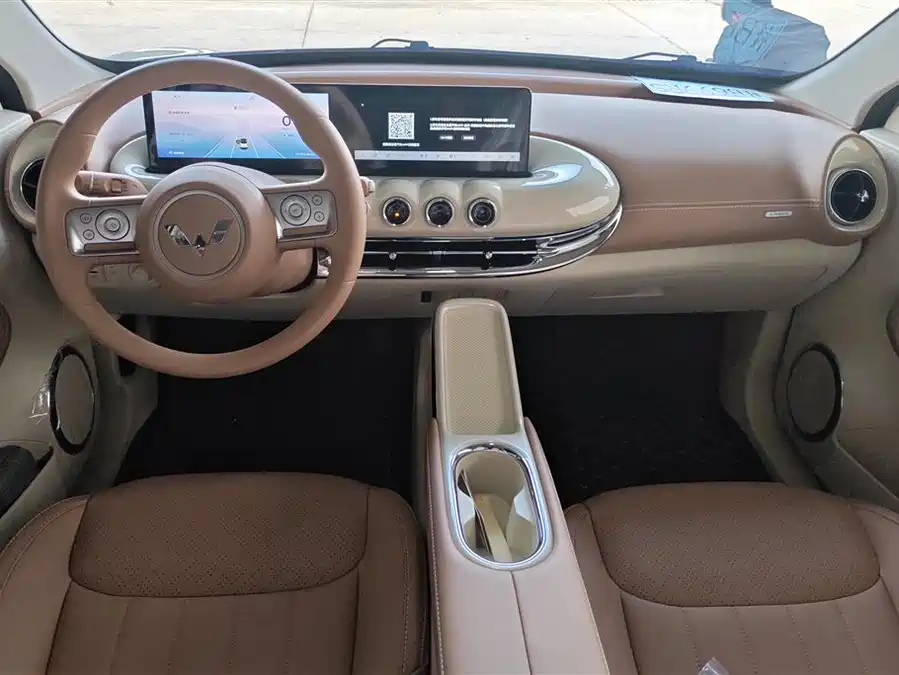 900x675_0_q87_c42_autohomecar__ChxpWGlFQv-AHC0xAAGgUZ_ofHI506.jpg.webp Used Wuling Bingo 2025 model 333km Lingxi Internet model