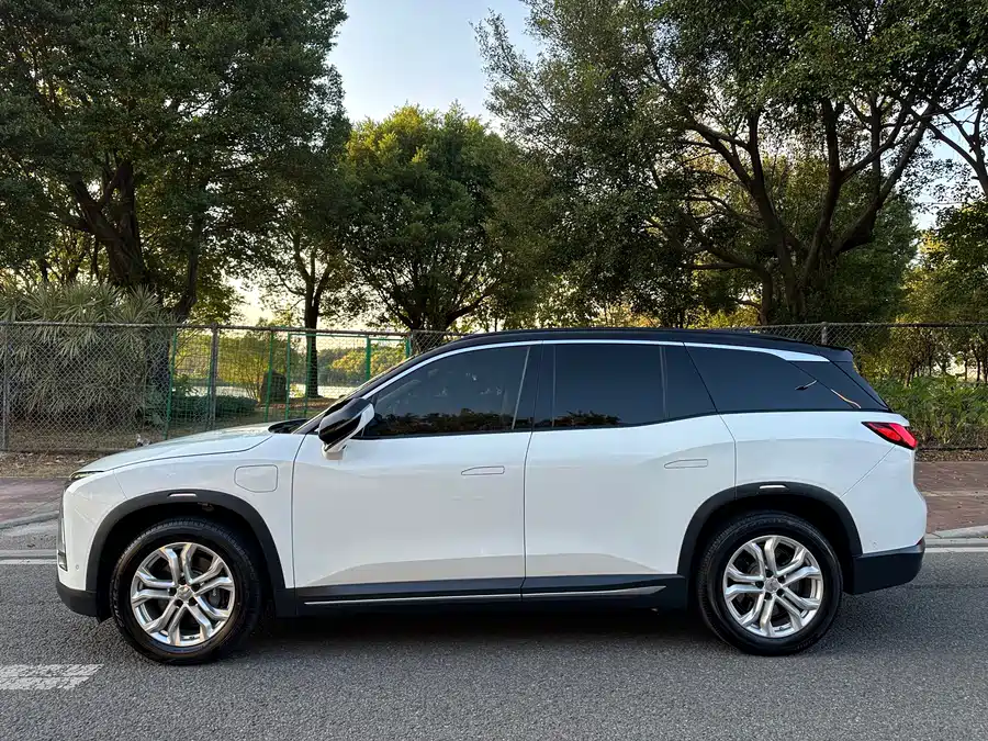 900x675_0_q87_c42_autohomecar__ChxpWGlGCLWAON5QABEbOyk8rhU207.jpg.webp Used NIO ES8 2018 model 355KM baseline version seven-seater version