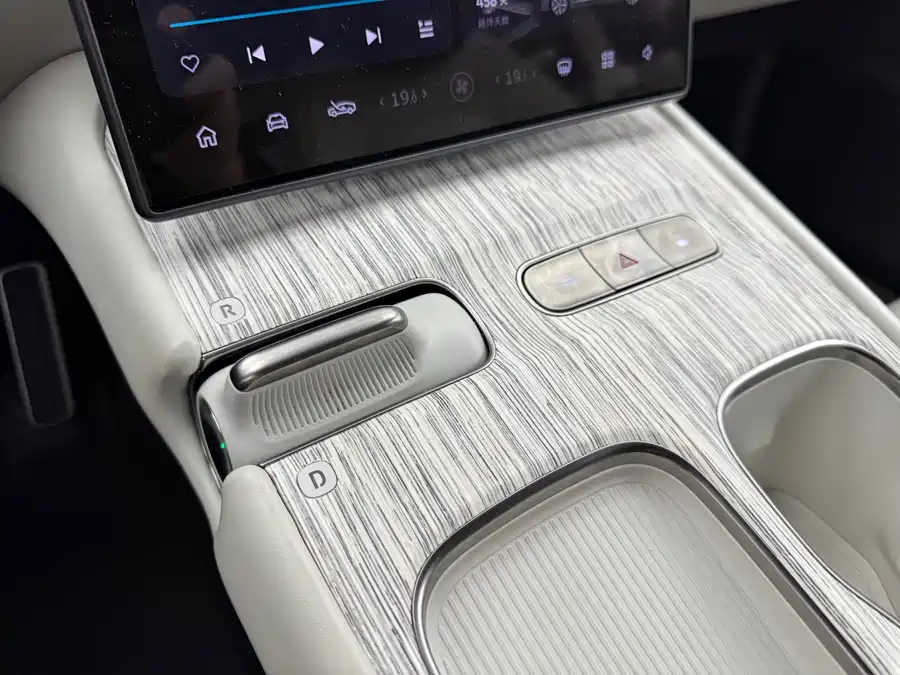 900x675_0_q87_c42_autohomecar__ChxpWGlGC_yAHFjEAAicUgY64Pc636.jpg.webp Used NIO ET7 2022 model 100kWh first edition