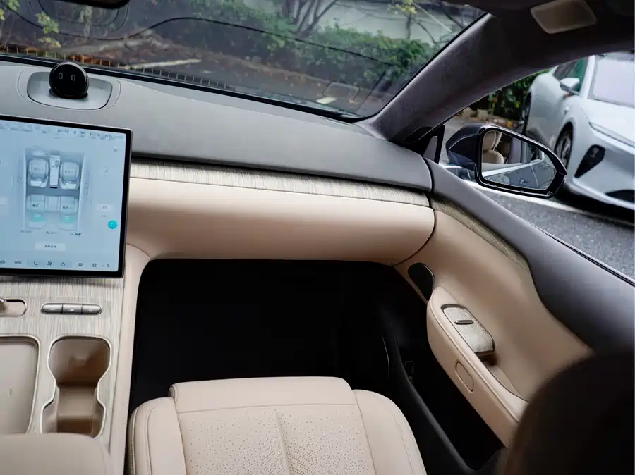 900x675_0_q87_c42_autohomecar__ChxpWGlGEtKAEteJAAZ7vgtNbGo121.jpg.webp Used NIO ET7 2024 75kWh Executive Edition