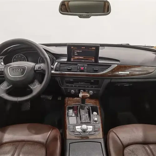 900x675_0_q87_c42_autohomecar__ChxpWGlGr8mAWSmKAAGlAHVpobc147.jpg.webp Used Audi A6L 2015 TFSI Million Commemorative Intelligent Collar Model