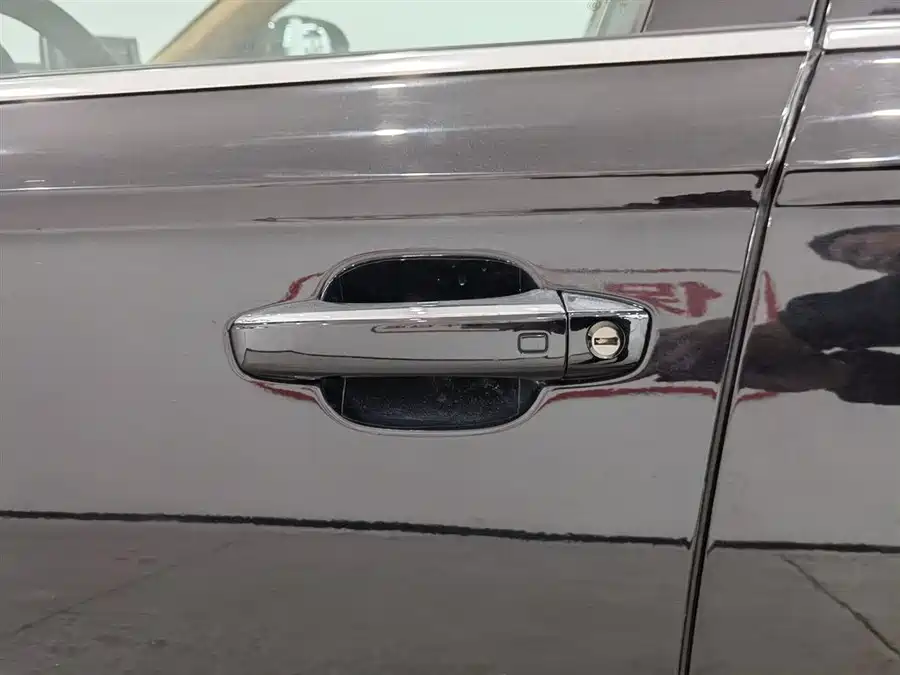 900x675_0_q87_c42_autohomecar__ChxpWGlGr9uAJQhsAAFInrsWIzc750.jpg.webp Used Audi A6L 2015 TFSI Million Commemorative Intelligent Collar Model