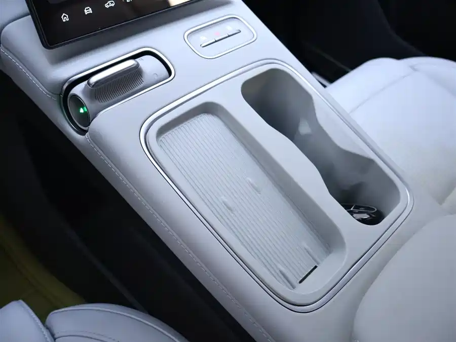 900x675_0_q87_c42_autohomecar__ChxpWGlHqAiAUVZnAAFXDGm8WSo332.jpg.webp Used NIO ES6 2024 model 75kWh