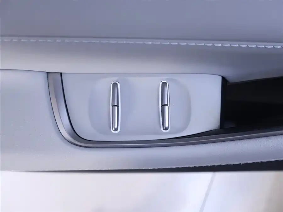 900x675_0_q87_c42_autohomecar__ChxpWGlHqBCAR9sdAADgIcLTXSk704.jpg.webp Used NIO ES6 2024 model 75kWh