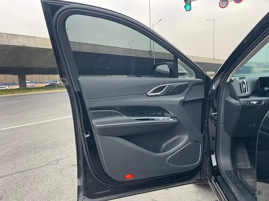 900x675_0_q87_c42_autohomecar__ChxpWGlHu3WAGbyBAAkPmoTbagQ541.jpg.webp Used Hongqi HS3 PHEV 2024 115km Jinwei Edition