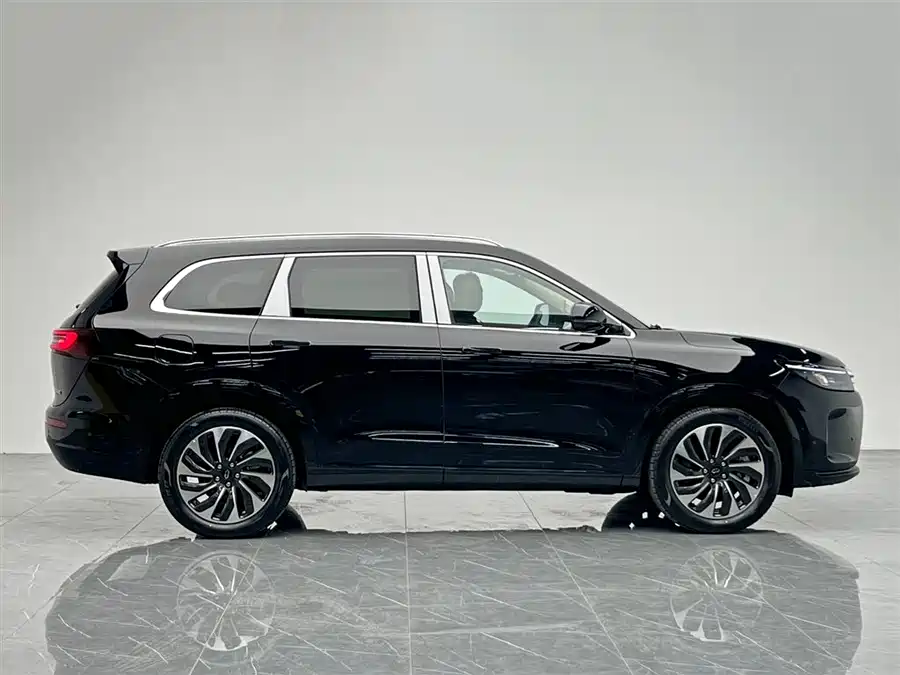 900x675_0_q87_c42_autohomecar__ChxpWGlIti2AcNOoAAGSvbhrWl4038.jpg.webp Used HUAWEI AITO M7 2024 1.5T rear drive Plus version 5 seats