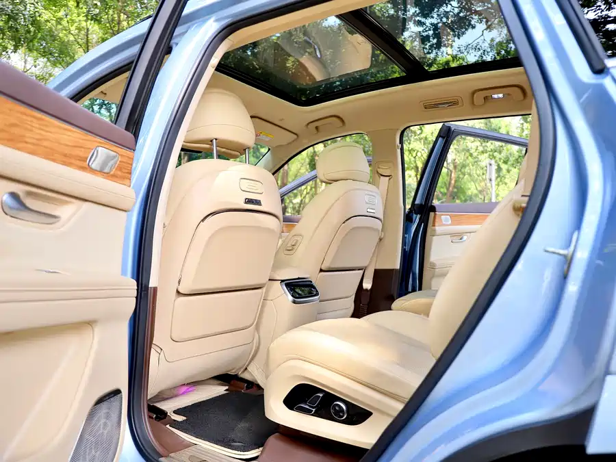 900x675_0_q87_c42_autohomecar__ChxpWGlJCueAFJPtAAnuuYPpXA4680.jpg.webp Used HUAWEI AITO M7 2024 1.5T Intelligent Driving Four-wheel Drive Max Version 6 Seats