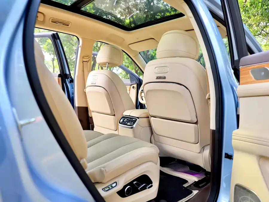 900x675_0_q87_c42_autohomecar__ChxpWGlJCuiAcQK7AAlPmnGxR2g974.jpg.webp Used HUAWEI AITO M7 2024 1.5T Intelligent Driving Four-wheel Drive Max Version 6 Seats