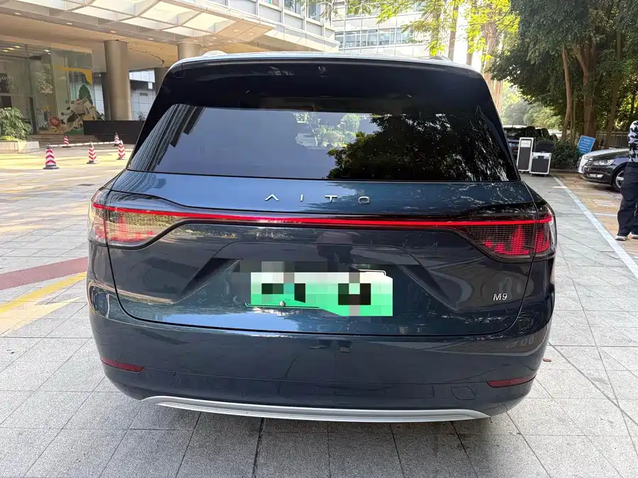 Used AITO M9 2024 extended range Ultra version 52kWh 6-seater version