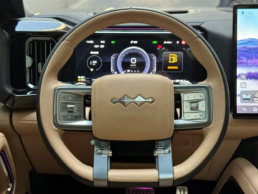 900x675_0_q87_c42_autohomecar__ChxpWGlKANOARNRkAAHSxpDU-nI033.jpg.webp Used BYD Leopard 8 2025 Zhiyong flagship version 7 seats