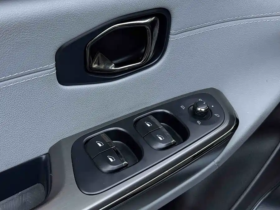 900x675_0_q87_c42_autohomecar__ChxpWGlKONuAbz3hAAa8sJ8uqmA714.jpg.webp Used NIO ES6 2019 420KM Sports Edition