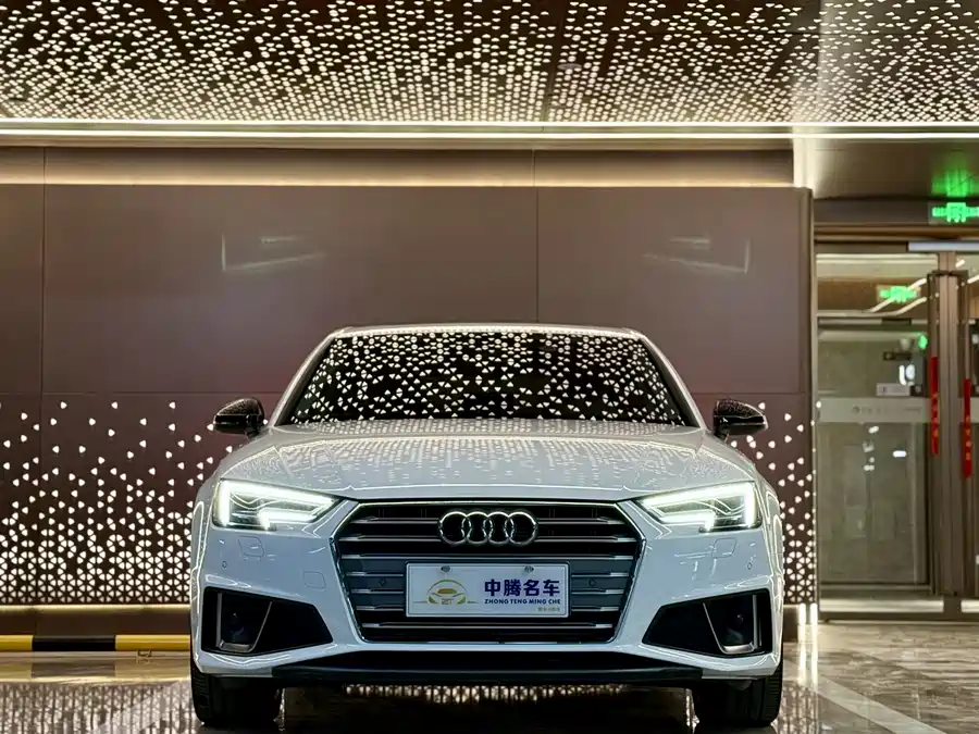 Used Audi A4L 2019 45 TFSI quattro personalized sports version National VI