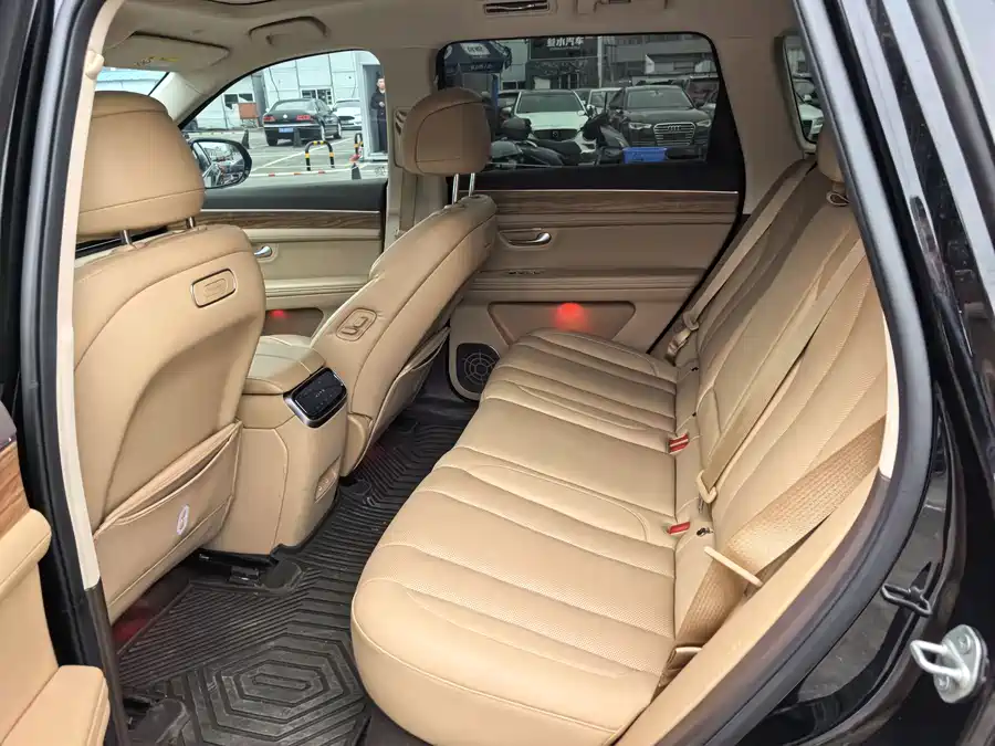 900x675_0_q87_c42_autohomecar__ChxpWGlL68-ARNTCAAXFKYHTVv0920.jpg.webp Used HUAWEI AITO M7 2024 1.5T four-wheel drive Plus version 5 seats