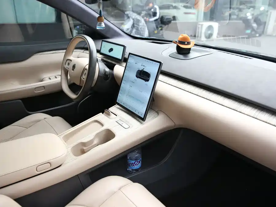 900x675_0_q87_c42_autohomecar__ChxpWGlLRD-AH1s4AAVraba8Dlk441.jpg.webp Used NIO ET7 2022 model 100kWh first edition