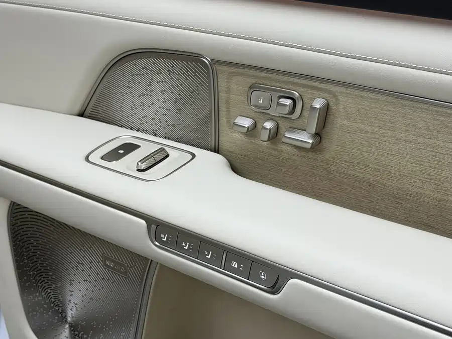 900x675_0_q87_c42_autohomecar__ChxpWGlLW1qAQtsaAAi47ozuJvM775.jpg.webp Used NIO ES8 2026 Six-seater Executive Signature Edition