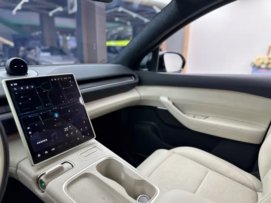 Used NIO ES6 2024 model 75kWh